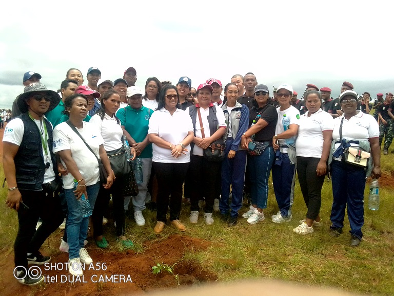 La délégation des PAC lors du lancement officiel du Campagne de reboisement 2024, conduite par La Coordonnatrice Nationale Mme RABARIJOHN...