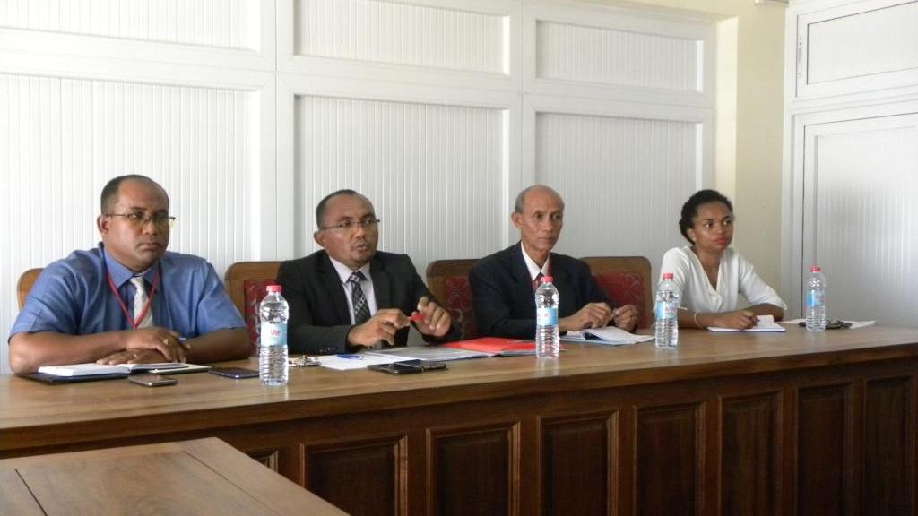 De gauche à droite,  M. Riana Ranto RAHETLAH, Avocat Général près le  PAC du Second Degré d’Antananarivo,  M. Mamy Tantely...