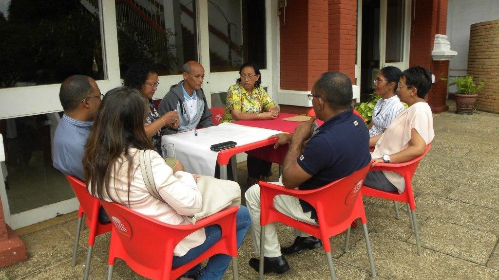 L’équipe de la DCN et du PAC d’ANTANANARIVO en pleine concertation lors du travail de groupe